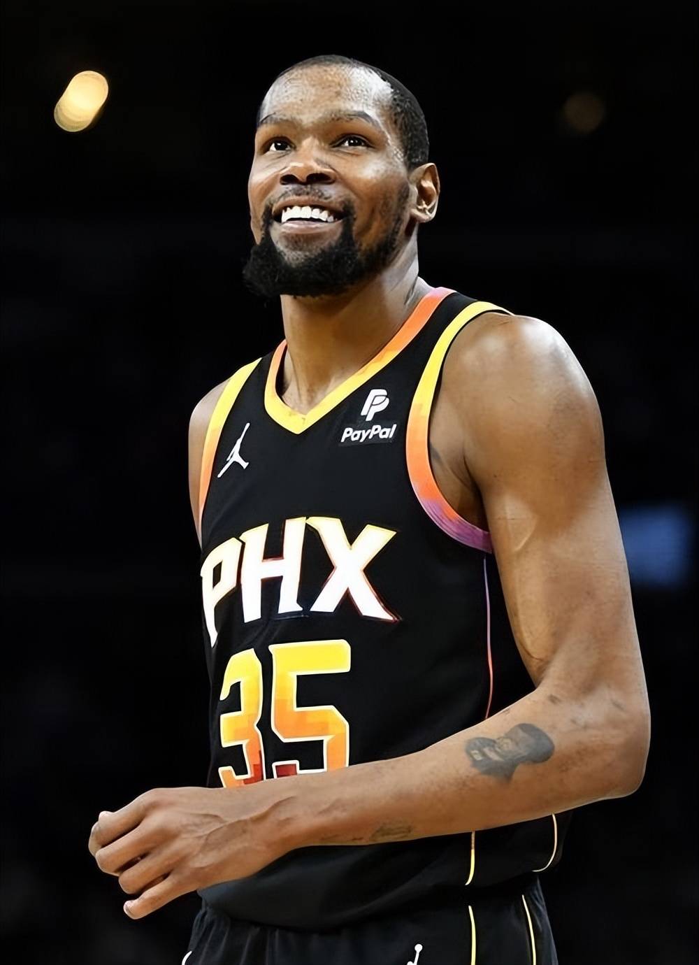 鹈鹕官宣：特雷·墨菲右肘酸痛，将缺席今天对阵勇士的比赛（鹈鹕公告：特雷-墨菲右肘不适，缺席今日战勇士）