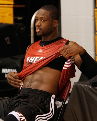 邮报评曼联近5年引援TOP30：姆伯莫第1，C罗第4，桑乔垫底（曼联近五年引援30强榜出炉：《邮报》评姆伯莫登顶，C罗第4，桑乔垫底）