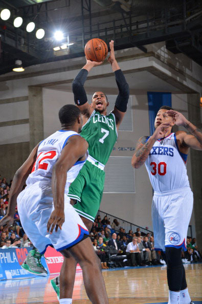 布莱顿替补被推荐给米兰，其身价约为1000万欧元（米兰获荐布莱顿替补，估值约1000万欧元）